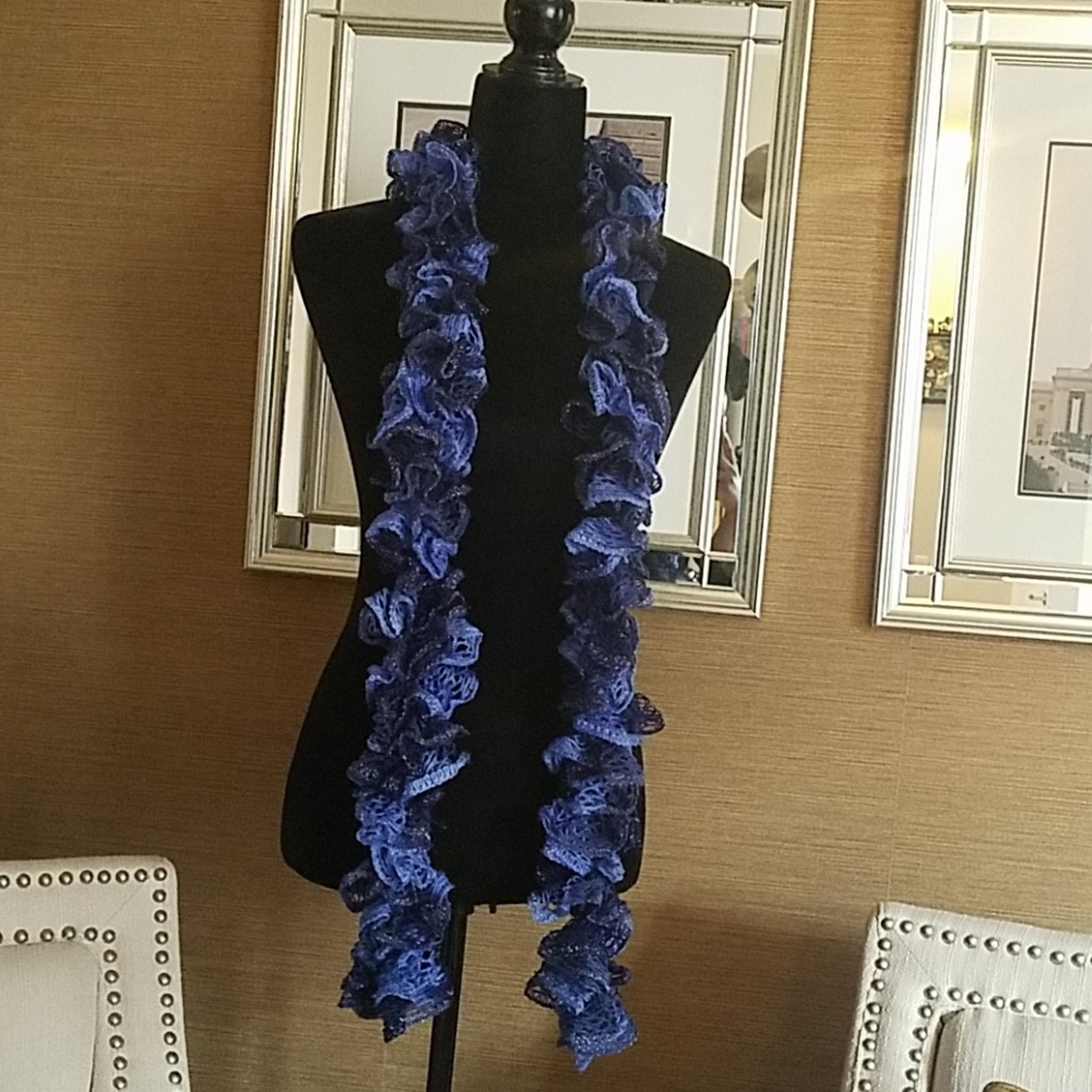 🎁Brand NEW Hand Made Scarf🎁